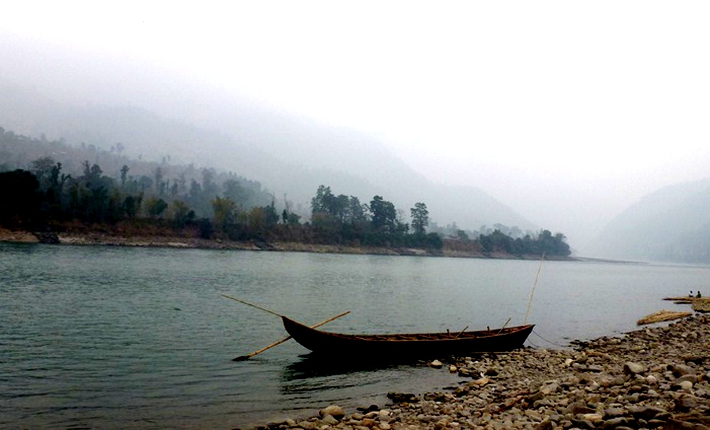 कर्णाली नदीमा डुंगा पल्टिदाँ युवती वेपत्ता 